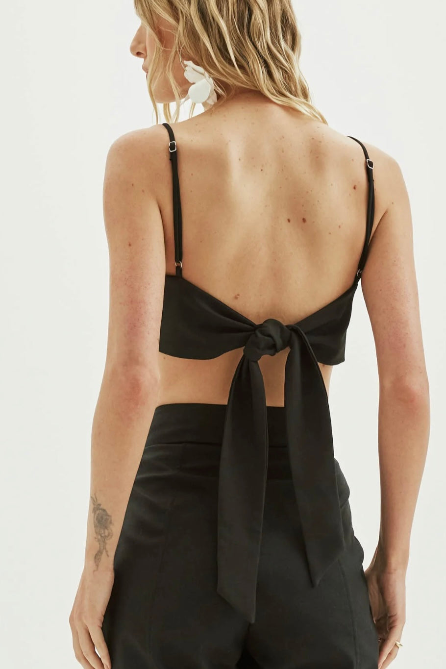 Flower Embroidered Top – Bela Boutique