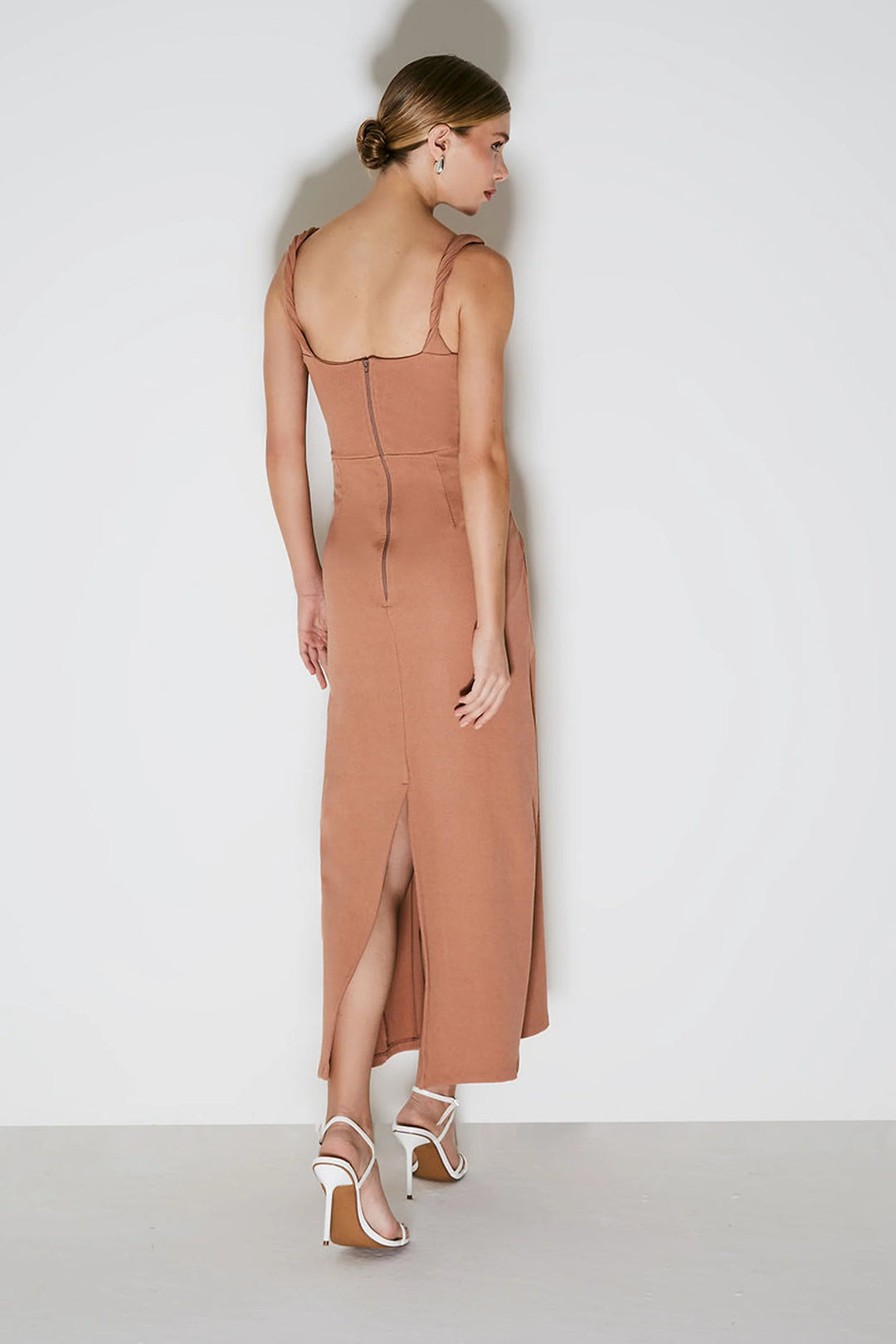 Twist Mocha Mousse Dress – Bela Boutique